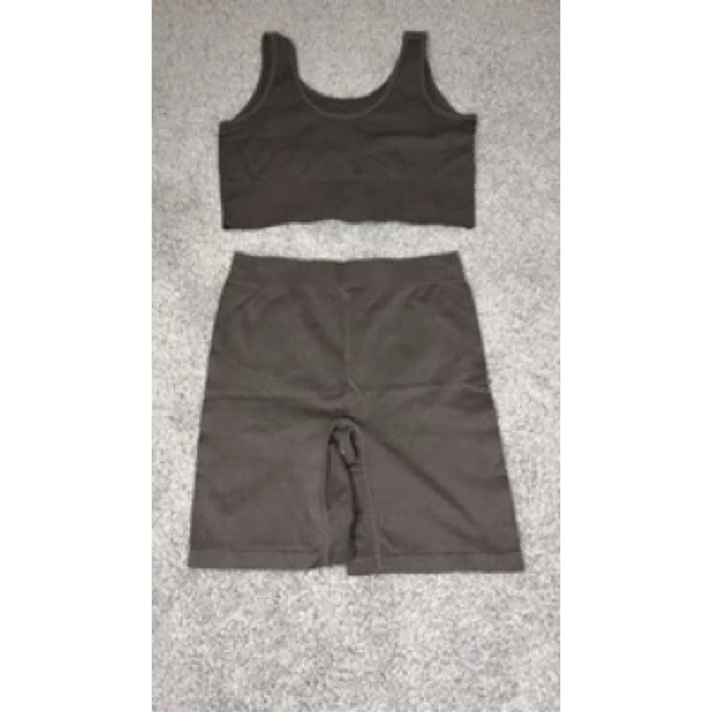 Women Seamless Ribbed 2 Piece L SHEIN Workout Set Sports Bra and Shorts Brown